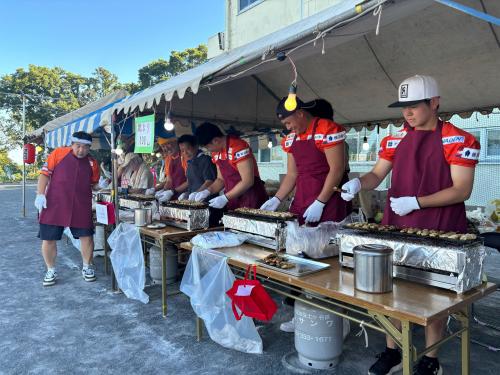 地域の納涼盆踊りに本学学生や本学アメリカンフットボール部「ＭＡＳＴＩＦＦＳ（マスティフス）」が参加しました！